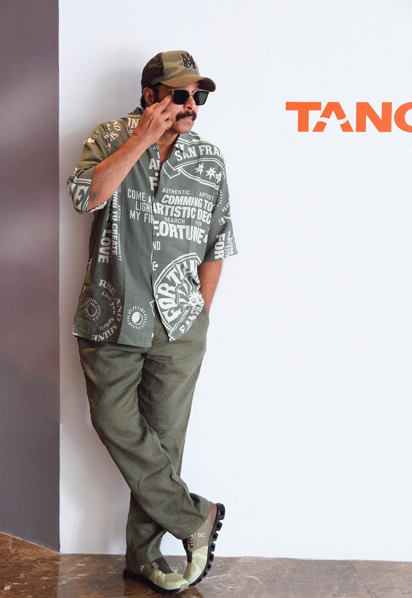 മലയാളത്തിന്റെ മഹാനടൻ മമ്മൂട്ടിക്ക് ഇന്ന് 74-ാം പിറന്നാൾ. കഴിഞ്ഞ ആറ് മാസത്തോളമായി ആരോഗ്യപ്രശ്നങ്ങളെ തുടർന്ന് ചെന്നൈയിൽ വിശ്രമജീവിതത്തിലാണ് താരം. അതുകൊണ്ട് തന്നെ ഇന്ന് പിറന്നാൾ ദിനത്തിൽ താരം ആരാധകരെ അഭിസംബോധന ചെയ്യുമെന്നാണ് സൂചന. (Image Credits:Facebook)