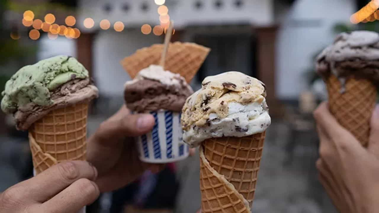 Ice Cream Lovers:  നട്ടുച്ചക്ക്... കത്തി നിൽക്കുന്ന വെയിലത്ത്  ഐസ്ക്രീം കഴിക്കുമ്പോൾ ശ്രദ്ധിക്കുക