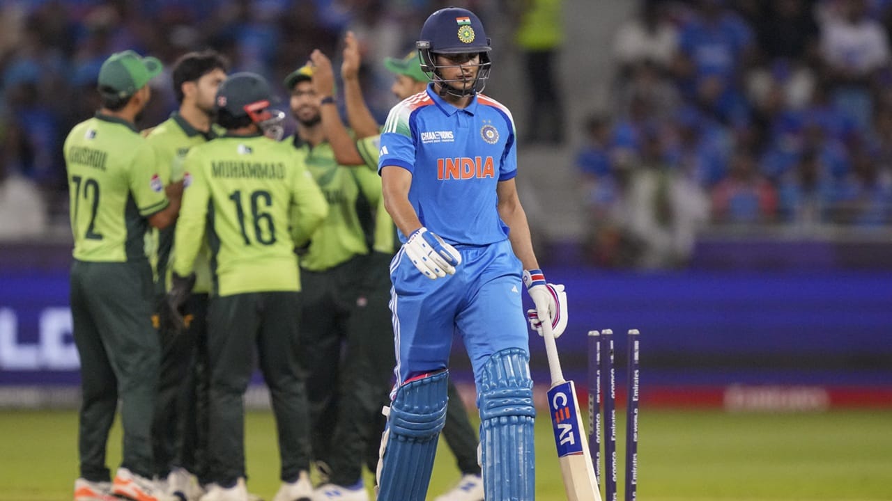 ടിക്കറ്റ് നിരക്കിലെ വര്‍ധനവാണ് ഇതിന് പ്രധാന കാരണമെന്നാണ് സൂചന. പ്രീമിയം സീറ്റുകള്‍ക്ക് നാല് ലക്ഷം രൂപയാണെന്നാണ് റിപ്പോര്‍ട്ട്. കുറഞ്ഞ നിരക്കുള്ള സീറ്റിങ് വിഭാഗത്തില്‍ പോലും വില്‍പന മന്ദഗതിയിലാണെന്നാണ് സൂചന (Image Credits: PTI)