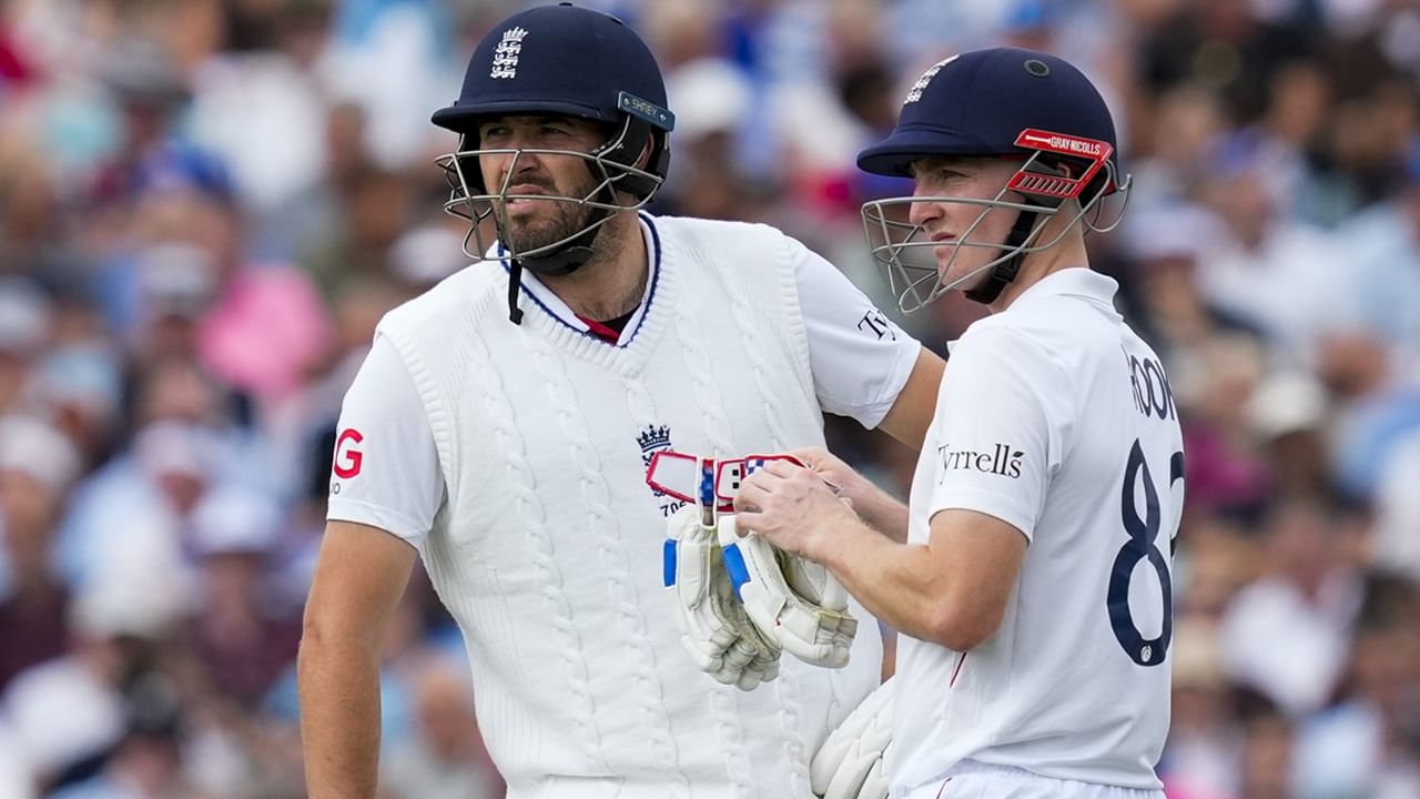 വര്‍ഷത്തില്‍ 12 മാസവും ക്രിക്കറ്റ് കളിക്കേണ്ടി വരുന്നു. കരിയറിന്റെ ഈ ഘട്ടത്തില്‍ എല്ലാ ഫോര്‍മാറ്റുകളിലും ശ്രദ്ധിക്കാനാകില്ല. ഇനി വൈറ്റ് ബോള്‍ ക്രിക്കറ്റില്‍ ശ്രദ്ധിക്കാനാണ് തീരുമാനമെന്നും താരം വ്യക്തമാക്കി (Image Credits: PTI)