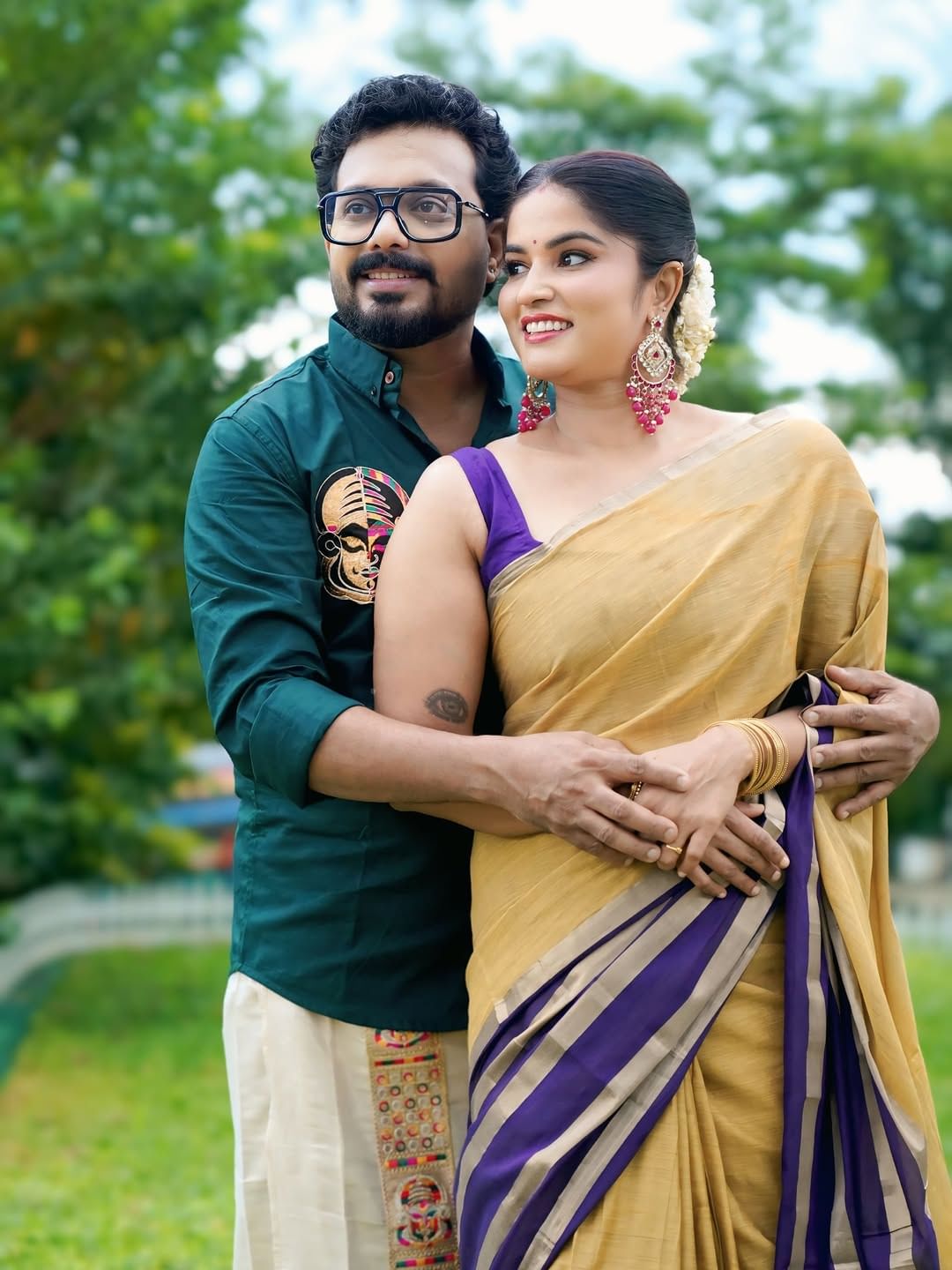 ഇപ്പോഴിതാ ജിഷിൻ ബി​ഗ് ബോസിൽ മത്സരാർത്ഥിയായി എത്തിയതിനെക്കുറിച്ച് സംസാരിക്കുകയാണ് പങ്കാളി അമേയ നായർ. സീരിയൽ ‌ടു‍ഡേയുമായുള്ള അഭിമുഖത്തിലാണ് നടി മനസ് തുറന്നത്. ബി​ഗ് ബോസിൽ പോകുന്നതിന് രണ്ട് മൂന്ന് ദിവസം മുമ്പ് സാമ്പത്തിക പ്രശ്നത്തിലായിരുന്നുവെന്നാണ് അമേയ പറയുന്നത്.