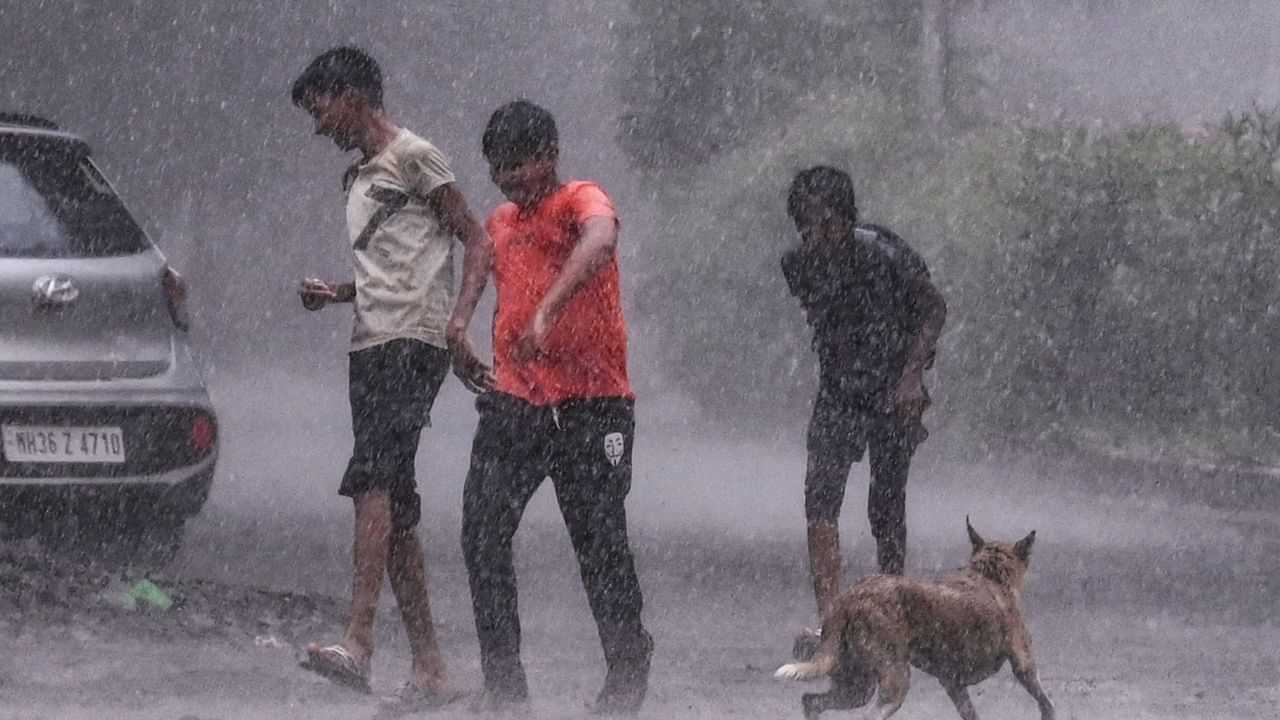 Kerala Rain Alert: ചൂടിന് ആശ്വാസം! സംസ്ഥാനത്ത് വരും ദിവസങ്ങളിൽ മഴ ശക്തമാകും; നാളെ രണ്ട് ജില്ലകളിൽ യെല്ലോ അലർട്ട്