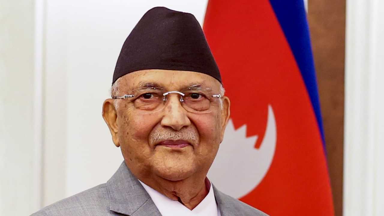 Nepal: രാഷ്ട്രീയപോരാട്ടം തുടരുമെന്ന് കെപി ഒലി; യാത്രാവിലക്ക് ഏര്‍പ്പെടുത്തി തിരിച്ചടിച്ച് സര്‍ക്കാര്‍; നേപ്പാളില്‍ പുതിയ സംഭവവികാസങ്ങള്‍