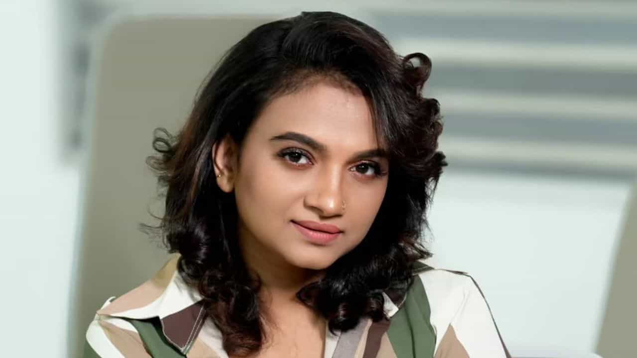 Krishna Prabha: 37-ാം വയസിലും സിം​ഗിൾ; കല്യാണം കഴിക്കാൻ താത്പര്യമില്ല, ചേട്ടനും അവിവാഹിതൻ; കാരണം വെളിപ്പെടുത്തി കൃഷ്ണപ്രഭ