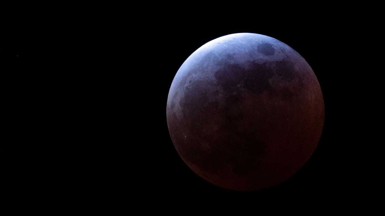 Lunar Eclipse 2025: സമ്പൂർണ ചന്ദ്രഗ്രഹണം ലോകമെമ്പാടും ഇന്ന് ദൃശ്യമാകും; നഗ്നനേത്രങ്ങൾ കൊണ്ട് കാണാം, കേരളത്തിൽ എപ്പോൾ?