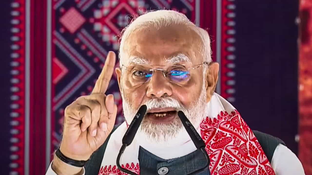 Narendra Modi at 75: ഭരണാധികാരിയായല്ല, സ്വന്തം മകനായി കൂടെ നിന്നു; മോദിക്ക് ജന്മദിനാശംസകൾ നേർന്ന് മനയിലെ ഗ്രാമത്തലവൻ