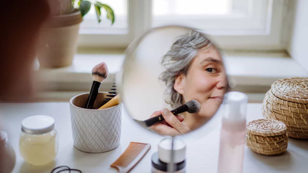 Makeup Side Effects: ആഘോഷങ്ങളാണ് വരുന്നത്... മേക്കപ്പ് ഓ‌വറാവല്ലേ; ചർമ്മത്തിന് കിട്ടും എട്ടിൻ്റെ പണി