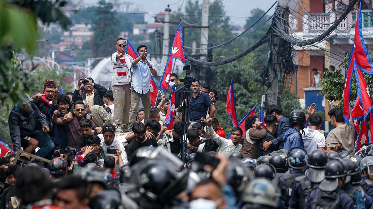 Nepal Gen Z Protest : ജെൻ സി കലാപത്തിൽ കുരുങ്ങി മലയാളികളും … ഭക്ഷണവും വെള്ളവും പോലുമില്ലാതെ ദുരിതത്തിൽ
