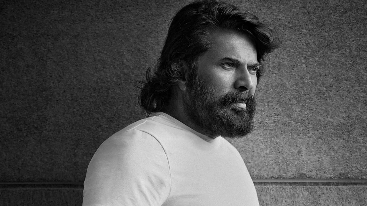 ഏഴ് മാസത്തെ ഇടവേളയ്ക്ക് ശേഷമാണ് മമ്മൂട്ടി കാമറയ്ക്ക് മുന്നില്‍ പ്രത്യക്ഷപ്പെടുന്നത്. താരത്തിന്റെ തിരിച്ചുവരവില്‍ ആരാധകരും ആവേശത്തിലാണ്. സമൂഹമാധ്യമങ്ങളില്‍ താരത്തിന് ആശംസ നേര്‍ന്ന് നിരവധി കമന്റുകളാണ് വരുന്നത്  (Image Credits: facebook.com/Mammootty)