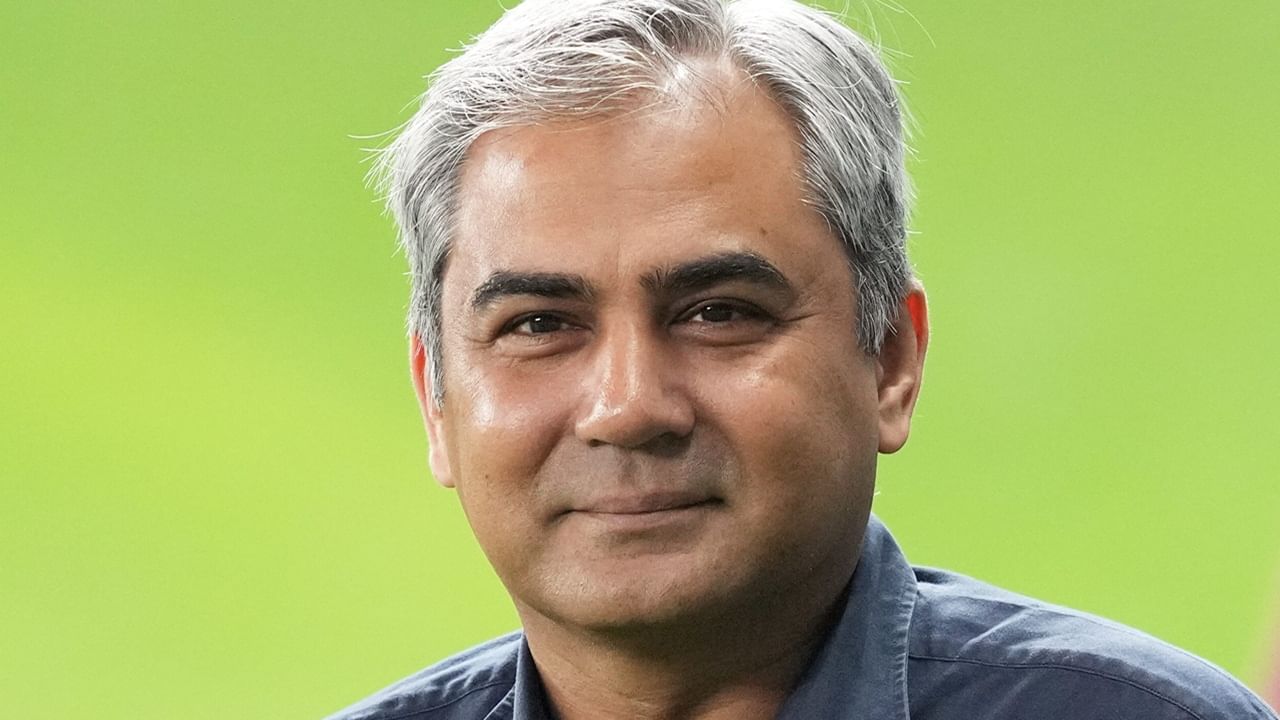 ഏഷ്യാ കപ്പില്‍ ചാമ്പ്യമാരായാല്‍, ഏഷ്യന്‍ ക്രിക്കറ്റ് കൗണ്‍സില്‍ (എസിസി) പ്രസിഡന്റ് മൊഹ്‌സിന്‍ നഖ്‌വിയുടെ കയ്യില്‍ നിന്ന് ഇന്ത്യ ട്രോഫി സ്വീകരിച്ചേക്കില്ലെന്ന് റിപ്പോര്‍ട്ട്. നഖ്‌വിയുമായി വേദി പങ്കിടില്ലെന്ന് ഇന്ത്യന്‍ ടീം തീരുമാനിച്ചതായി വിവിധ മാധ്യമങ്ങള്‍ റിപ്പോര്‍ട്ട് ചെയ്തു. സെപ്തംബര്‍ 28നാണ് ഫൈനല്‍ (Image Credits: PTI)