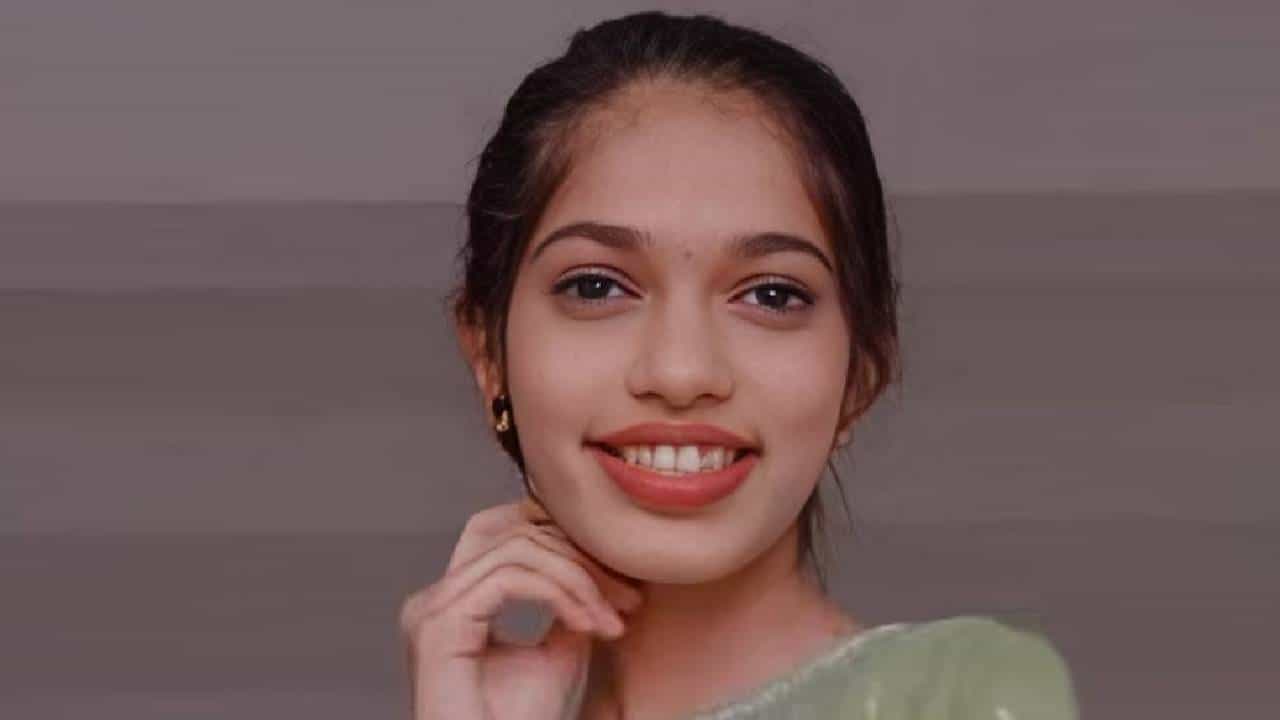 Newlywed Woman Dies: ‘ഞാൻ മരിക്കാൻ പോകുന്നു’: അമ്മയ്ക്കു സന്ദേശമയച്ചതിനു പിന്നാലെ നവവധു ഭർതൃവീട്ടിൽ തൂങ്ങിമരിച്ച നിലയിൽ