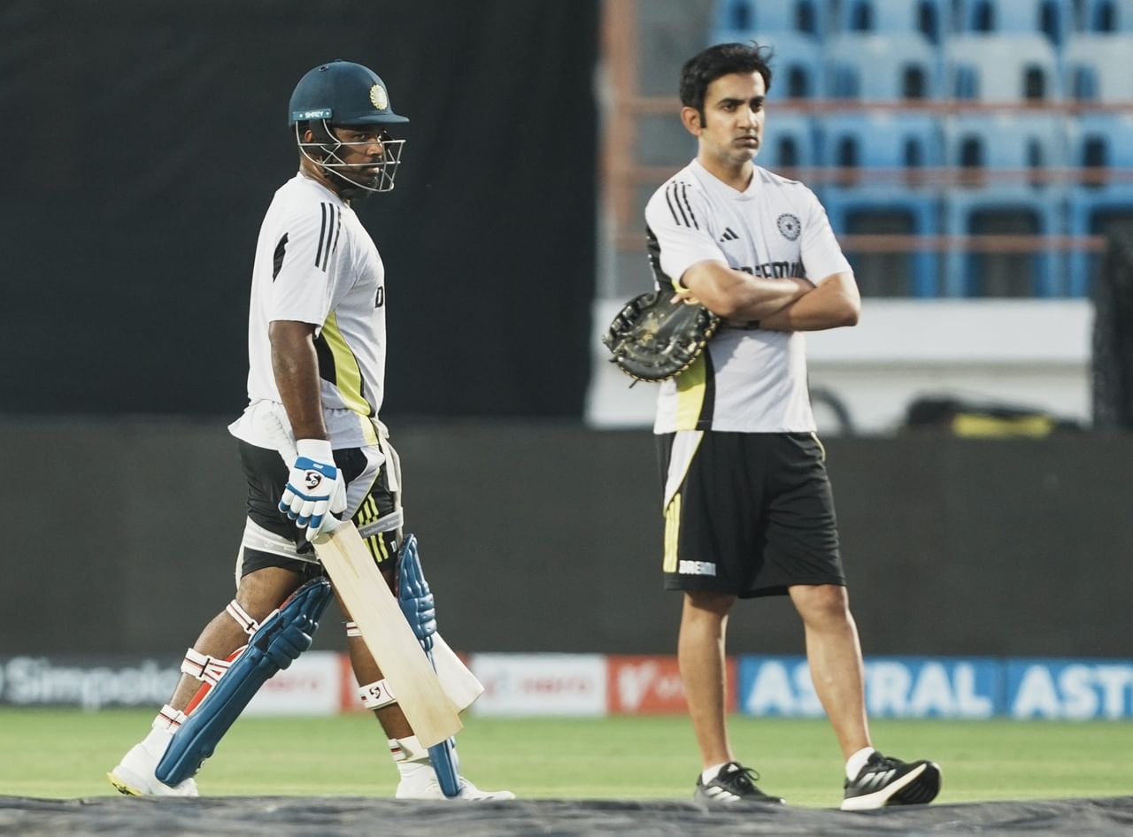 സഞ്ജുവിൻ്റെ കാര്യത്തിൽ, ഓപ്പണിംഗിൽ ലഭിച്ച അവസരത്തിൽ മൂന്ന് സെഞ്ചുറിയടക്കം നേടിയെന്നതാണ് ഹൈലൈറ്റ്. എന്നിട്ടും ഈ സ്ഥാനം ഒഴിയേണ്ടിവന്നു. ഈ ദൗർഭാഗ്യമോ അനീതിയോ പരിഹരിക്കാൻ സ്വീകരിച്ച ഒരു താത്കാലിക പരിഹാരം മാത്രമാണ് അഞ്ചാം നമ്പറിലെ സഞ്ജു.