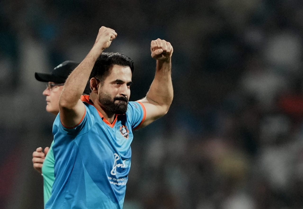 ഇന്ത്യയുടെ പുതിയ ടി20 സെറ്റപ്പിൽ ശുഭ്മൻ ഗിൽ ബുദ്ധിമുട്ടില്ലെന്ന് മുൻ താരവും കമൻ്റേറ്ററുമായ ഇർഫാൻ പത്താൻ. ഏഷ്യാ കപ്പിൽ ശുഭ്മൻ ഗില്ലിനെ വൈസ് ക്യാപ്റ്റനാക്കിയതിനെതിരെ വിമർശനം ശക്തമാണ്. ഇതിൻ്റെ പശ്ചാത്തലത്തിലാണ് താരത്തിന് അനുകൂലമായി പത്താൻ്റെ വിലയിരുത്തൽ. (Image Credits- PTI)
