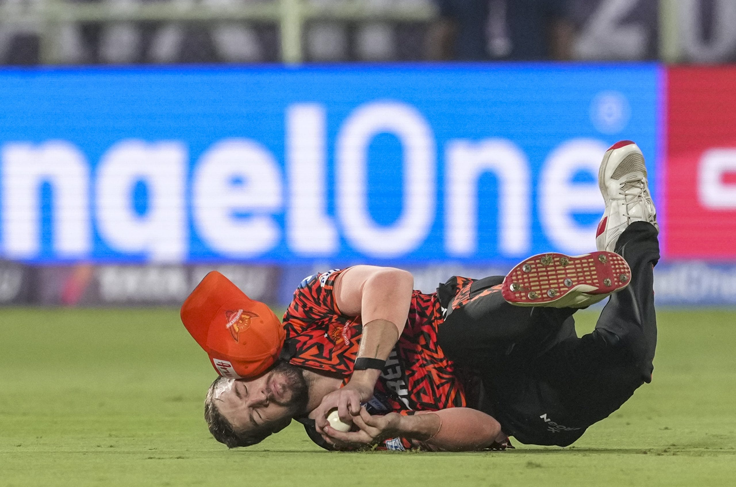 9 മില്ല്യൺ റൻഡിന് ജോബർഗ് സൂപ്പർ കിംഗ്സിലെത്തിയ ഓൾ റൗണ്ടർ വ്യാൻ മുൾഡറാണ് ലേലത്തിലെ ഏറ്റവും വിലപിടിച്ച മൂന്നാമത്തെ താരം. ജെറാൾഡ് കോട്ട്സിയ (ഡിഎസ്ജി-7.4 മില്ല്യൺ), നാന്ദ്രേ ബർഗർ (ജെഎസ്കെ- 6.3 മില്ല്യൺ), മാത്യു ബ്രീറ്റ്സ്കെ (എസ്ഇസി- 6.1 മില്ല്യൺ) എന്നിങ്ങനെയാണ് മറ്റ് പർച്ചേസുകൾ.
