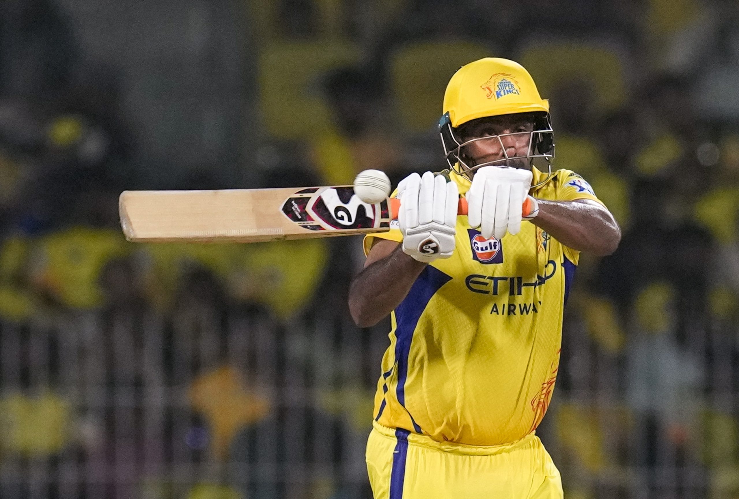 അണ്ടർ 19 ലോകകപ്പ് നേടിയ ഇന്ത്യൻ ടീം ക്യാപ്റ്റൻ ഉന്മുക്ത് ചന്ദ് നേരത്തെ ബിബിഎലിൽ കളിച്ചിട്ടുണ്ട്. എന്നാൽ, അമേരിക്കൻ താരമായാണ് ചന്ദ് കളിച്ചത്. പഞ്ചാബ് താരമായിരുന്ന നിഖിൽ ചൗധരി ഇപ്പോൾ ഹൊബാർട്ട് ഹറികെയിൻസിൻ്റെ താരമാണ്. നിഖിൽ ഓസ്ട്രേലിയൻ താരമാണ്. 
