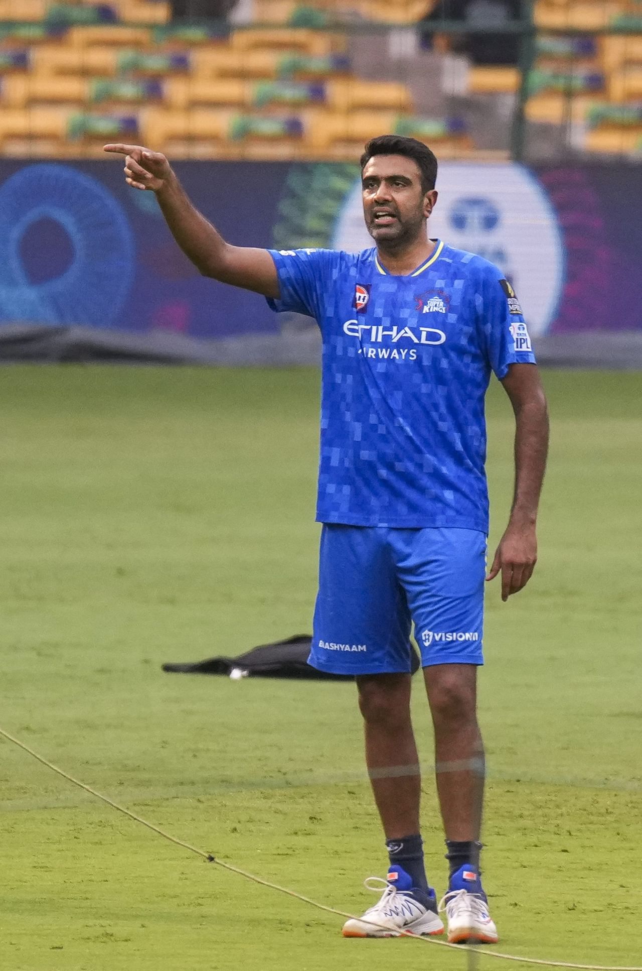 39കാരനായ താരം മുൻ ബിബിഎൽ ജേതാക്കളായ സിഡ്നി തണ്ടറിൽ കളിക്കുമെന്ന് ഫോക്സ് സ്പോർട്സ് ആണ് റിപ്പോർട്ട് ചെയ്തത്. ഈ ആഴ്ച തന്നെ ഫ്രാഞ്ചൈസി ഇക്കാര്യം അറിയിക്കുമെന്നും റിപ്പോർട്ടിൽ പറയുന്നു. ഇക്കഴിഞ്ഞ ഓഗസ്റ്റ് 27നാണ് അശ്വിൻ ഐപിഎലിൽ നിന്ന് വിരമിച്ചത്.