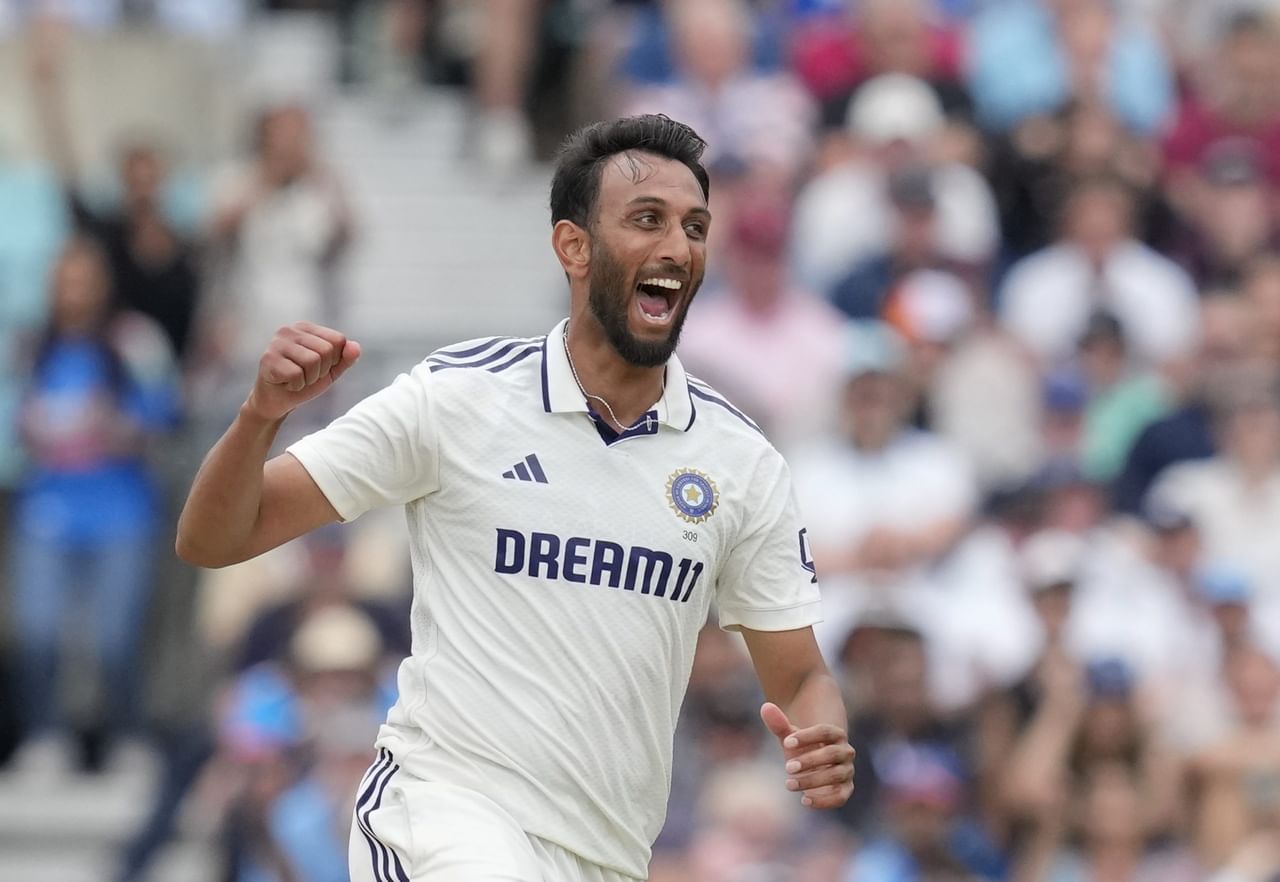 അഭിമന്യു ഈശ്വരൻ, സായ് സുദർശൻ, പ്രസിദ്ധ് കൃഷ്ണ, മുഹമ്മദ് സിറാജ് തുടങ്ങി ഇംഗ്ലണ്ടിനെതിരായ ടെസ്റ്റ് പരമ്പരയിൽ കളിച്ച താരങ്ങളും ടീമിലുണ്ട്. സെപ്തംബർ 16നാണ് ഓസ്ട്രേലിയ എ ടീമിൻ്റെ ഇന്ത്യൻ പര്യടനം. മൂന്ന് ടെസ്റ്റുകളും മൂന്ന് ഏകദിന മത്സരങ്ങളുമാണ് പര്യടനത്തിൽ ഉള്ളത്