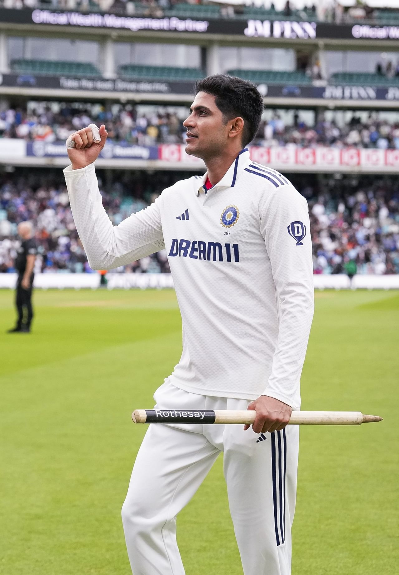 ഫിറ്റ്നസ് ടെസ്റ്റ് പാസായതോടെ ഗിൽ ഉടൻ ഏഷ്യാ കപ്പിനായി ദുബായിലേക്ക് പോകുമെന്നാണ് റിപ്പോർട്ടുകൾ. ദുലീപ് ട്രോഫിയിൽ നോർത്ത് സോൺ ക്യാപ്റ്റനായിരുന്ന ശുഭ്മൻ ഗിൽ പനി ബാധിച്ചതിനെ തുടർന്ന് ടൂർണമെൻ്റിൽ നിന്ന് പിന്മാറിയിരുന്നു. സ്വന്തം നാട്ടിൽ വിശ്രമത്തിലായിരുന്നു താരം.