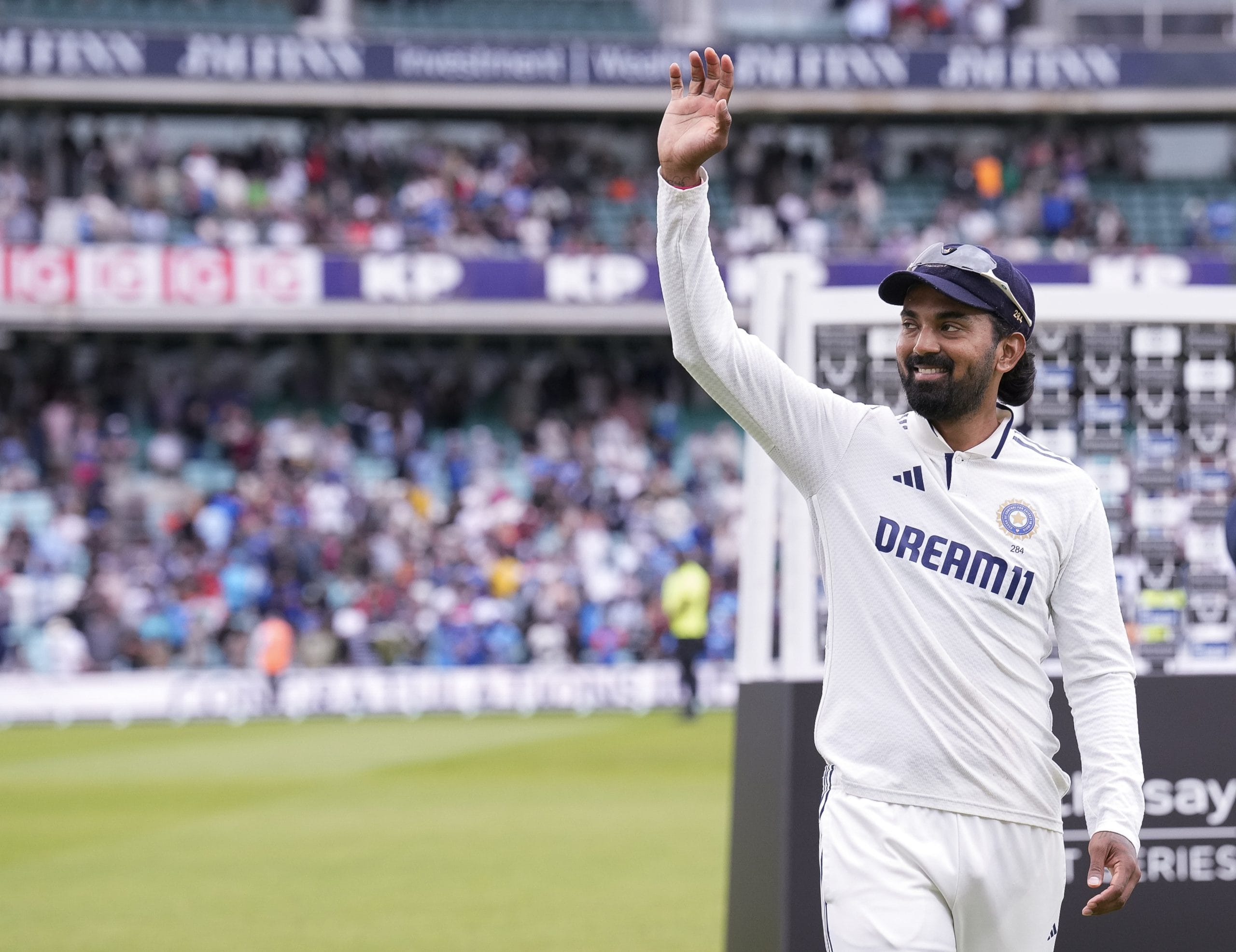 ഇന്ത്യ എ ടീം: ശ്രേയാസ് അയ്യർ, അഭിമന്യു ഈശ്വരൻ, നാരായൺ ജഗദീശൻ, സായ് സുദർശൻ, ധ്രുവ് ജുറേൽ, ദേവ്ദത്ത് പടിക്കൽ, ഹർഷ് ദുബേ, ആയുഷ് ബദോനി, നിതീഷ് കുമാർ റെഡ്ഡി, തനുഷ് കോടിയൻ, പ്രസിദ്ധ് കൃഷ്ണ, ഗുർനൂർ ബ്രാർ, ഖലീൽ അഹ്മദ്, മാനവ് സൂത്തർ, യാഷ് താക്കൂർ, കെഎൽ രാഹുൽ, മുഹമ്മദ് സിറാൻ.