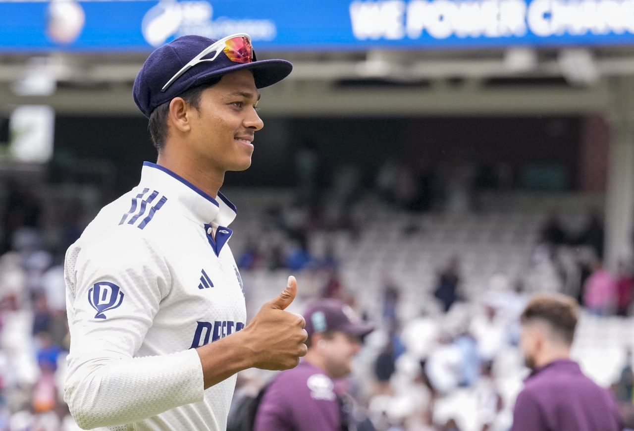 ഈ മാസം നടക്കുന്ന ഏഷ്യാ കപ്പിൽ യശസ്വി ജയ്സ്വാളും വാഷിംഗ്ടൺ സുന്ദറും ഏഷ്യാ കപ്പിലെ സ്റ്റാൻഡ്ബൈ താരങ്ങളാണ്. സെൻട്രൽ സോണിനെതിരെ സെപ്തംബർ നാലിന് ആരംഭിക്കുന്ന ദുലീപ് ട്രോഫി സെമിഫൈനലിൽ ശാർദുൽ താക്കൂർ വെസ്റ്റ് സോണിനെ നയിക്കും.