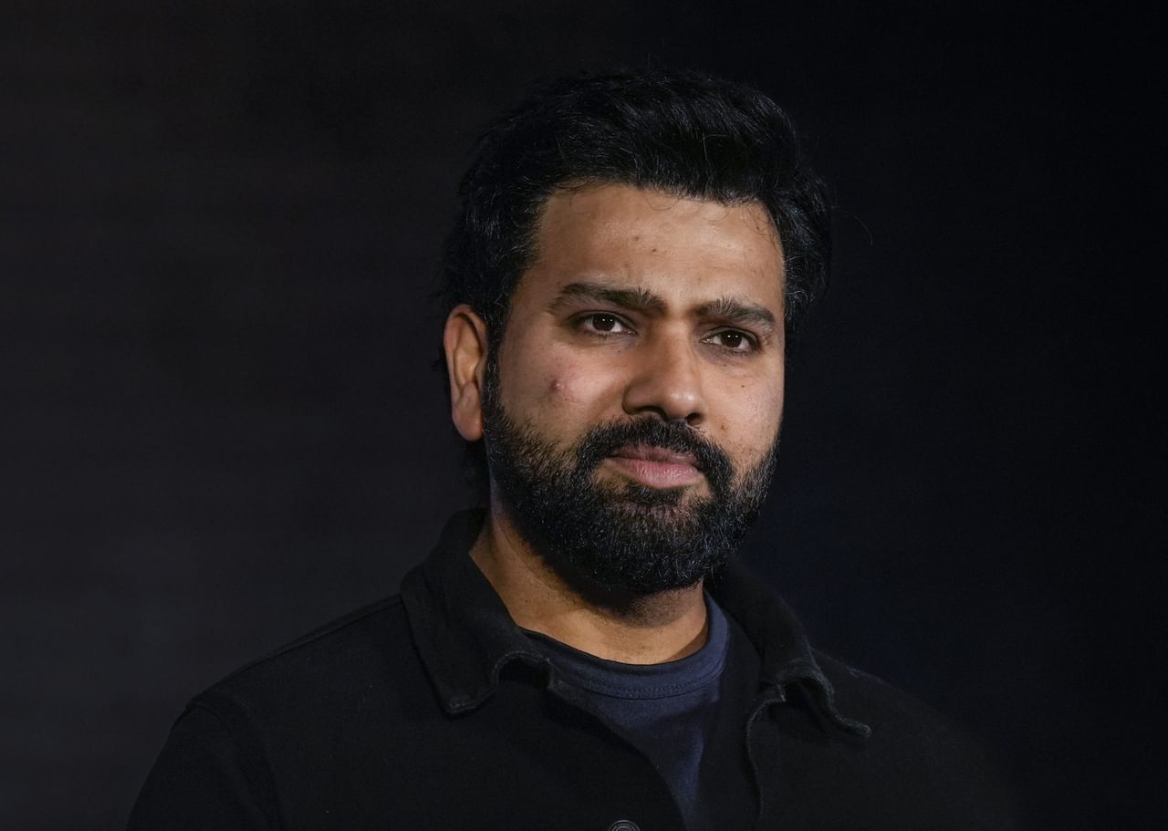 അതേസമയം, ഏകദിന മത്സരങ്ങളിൽ രോഹിതിൻ്റെ ബാല്യം അവസാനിച്ചു എന്നാണ് ചില റിപ്പോർട്ടുകൾ. ഓസ്ട്രേലിയൻ പര്യടനത്തിൽ നന്നായി കളിച്ചാലും ഇല്ലെങ്കിലും രോഹിതിനെയും കോലിയെയും 2027 ഏകദിന ലോകകപ്പിൽ പരിഗണിച്ചേക്കില്ലെന്നാണ് ചില റിപ്പോർട്ടുകൾ സൂചിപ്പിക്കുന്നത്.