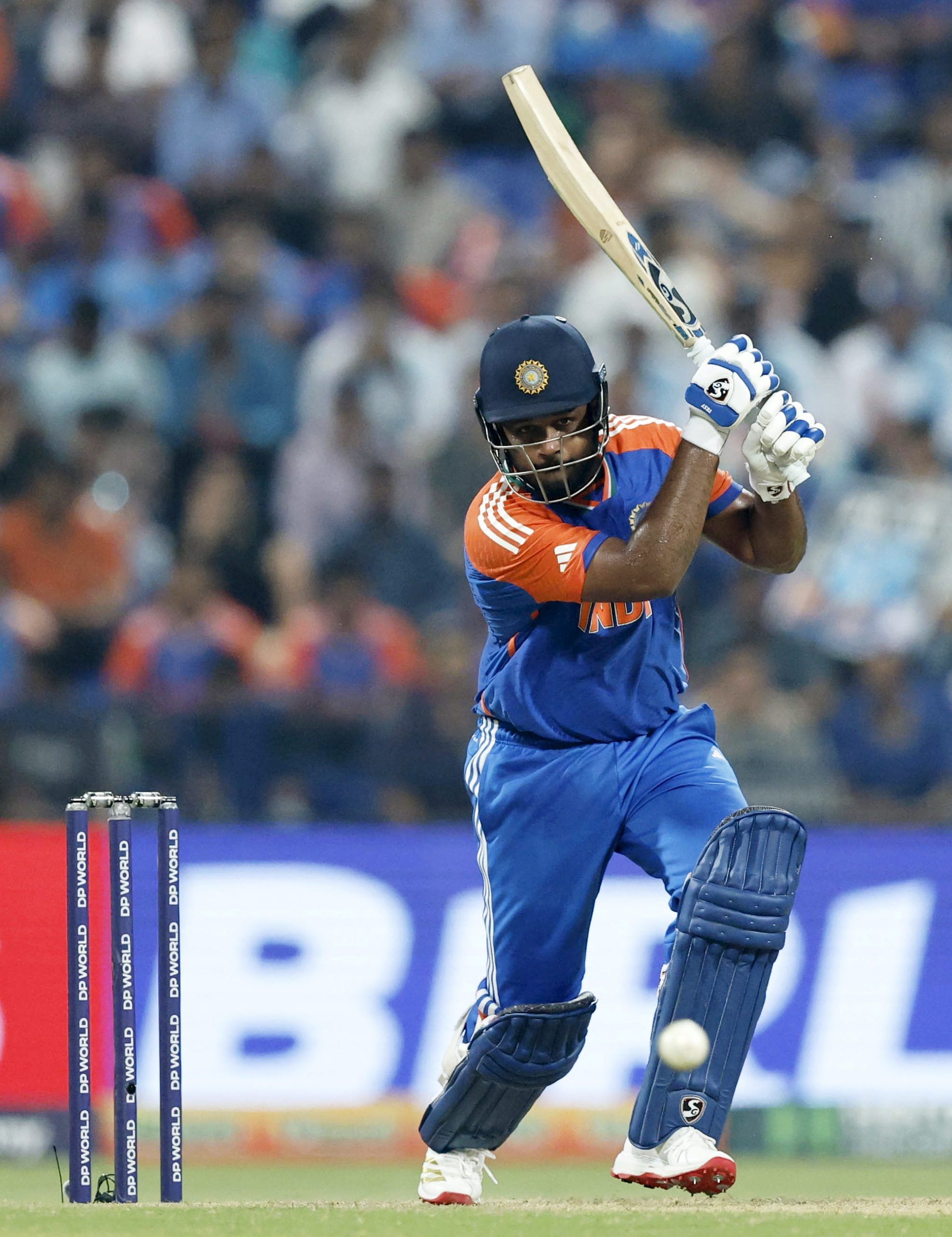 ഏഷ്യാ കപ്പ് ഫൈനലിൽ മലയാളി താരം സഞ്ജു സാംസണെ കാത്തിരിക്കുന്നത് തകർപ്പൻ റെക്കോർഡ്. മുൻ ക്യാപ്റ്റൻ എംഎസ് ധോണിയെയും വിക്കറ്റ് കീപ്പർ ഋഷഭ് പന്തിനെയും മറികടക്കാനുള്ള സുവർണാവസരമാണ് പാകിസ്താനെതിരായ ഫൈനലിൽ താരത്തെ കാത്തിരിക്കുന്നത്. (Image Credits- PTI)