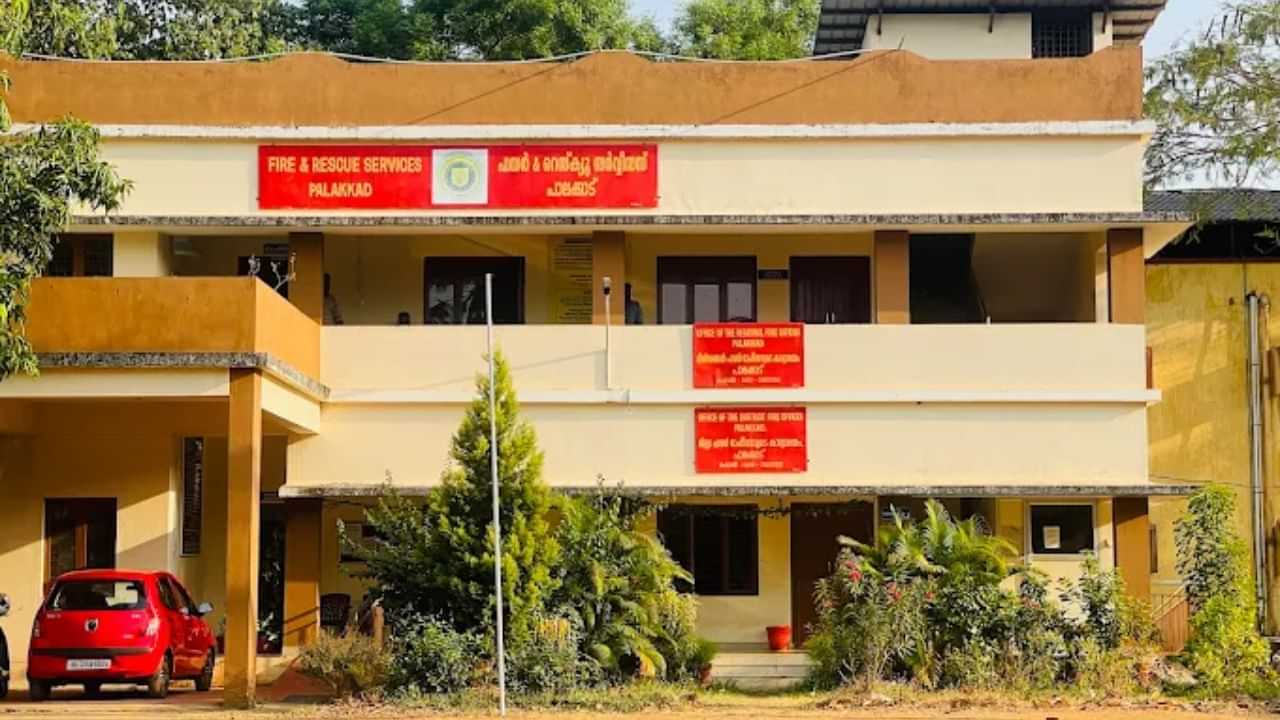 Palakkad Regional Fire Office Raid: വിജിലൻസ് മിന്നൽ പരിശോധന; പാലക്കാട് റീജണൽ ഫയർ ഓഫീസറിൽ നിന്ന് കണക്കിൽപ്പെടാത്ത പണം പിടിച്ചെടുത്തു