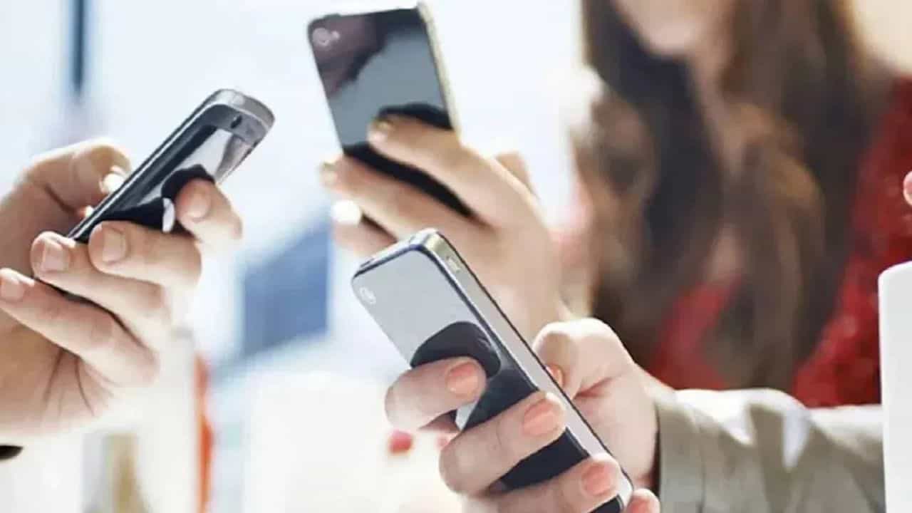 AI Photo editing App : ഓണം ഫോട്ടോസ് എഐ ഉപയോ​ഗിച്ച് ഒന്നു വെറൈറ്റിയാക്കിയാലോ ... 5 മൊബൈൽ ആപ്പുകൾ ഇതാ