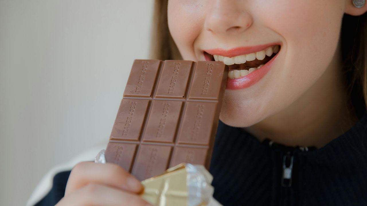 Post-Dinner Sweet Cravings: അത്താഴത്തിന് ശേഷം മധുരം കഴിക്കാന്‍ തോന്നാറുണ്ടോ? കാരണം ഇതാണ്