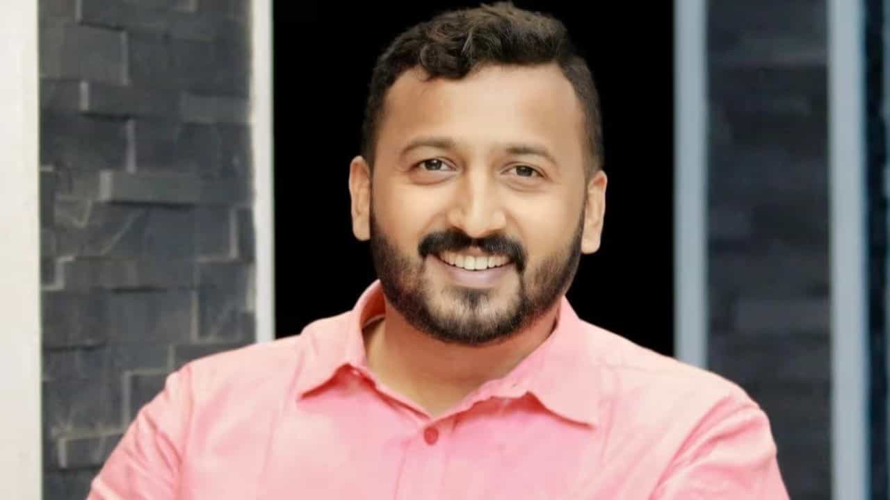 Rahul Mamkootathil: വിവാദങ്ങൾക്കിടെ രാഹുൽ മാങ്കൂട്ടത്തിൽ ശബരിമലയിൽ