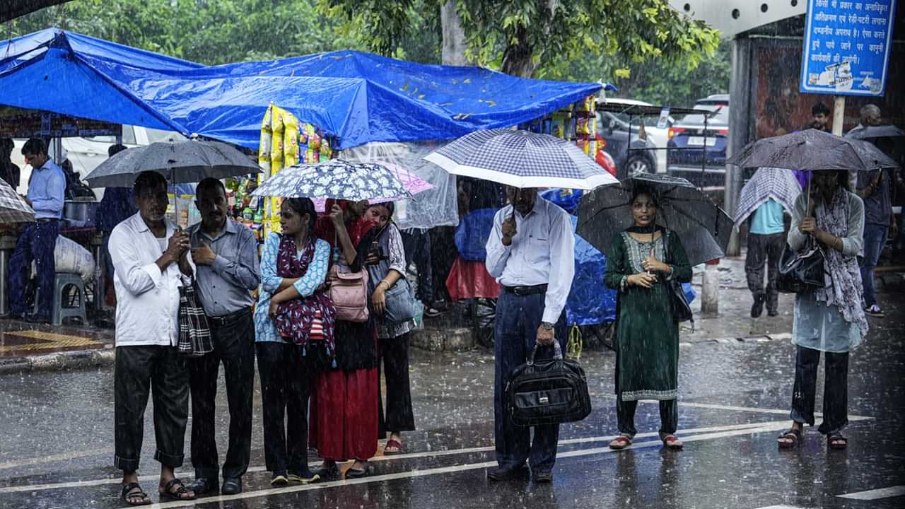 Kerala Rain Alert Update: സംസ്ഥാനത്ത് നാളെ പെരുമഴ; മൂന്ന് ജില്ലകളില്‍ റെഡ് അലര്‍ട്ട്, അഞ്ചിടത്ത് ഓറഞ്ച്