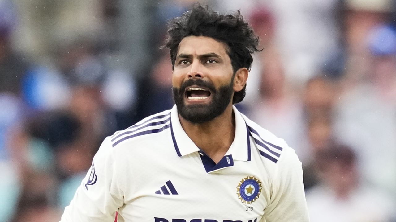 രവീന്ദ്ര ജഡേജയാണ് വൈസ് ക്യാപ്റ്റന്‍. ഇതാദ്യമായാണ് ജഡേജ ടെസ്റ്റ് ടീമിന്റെ വൈസ് ക്യാപ്റ്റനാകുന്നത്. പരിക്കിനെ തുടര്‍ന്ന് ഋഷഭ് പന്ത് സ്‌ക്വാഡിലില്ല. ഇതോടെ ജഡേജയെ വൈസ് ക്യാപ്റ്റനാക്കുകയായിരുന്നു (Image Credits: PTI)