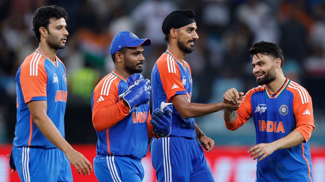 ഏഷ്യാ കപ്പില്‍ ഒമ്പതാം കിരീടം ലക്ഷ്യമിട്ട് ഇന്ന് ഇന്ത്യ പാകിസ്ഥാനെ നേരിടും. വൈകിട്ട് മൂന്ന് മണിക്ക് ദുബായിലാണ് മത്സരം. ഇന്ത്യ അനായാസം കിരീടം സ്വന്തമാക്കുമെന്നാണ് ആരാധകരുടെ പ്രതീക്ഷ (Image Credits: facebook.com/IndianCricketTeam)