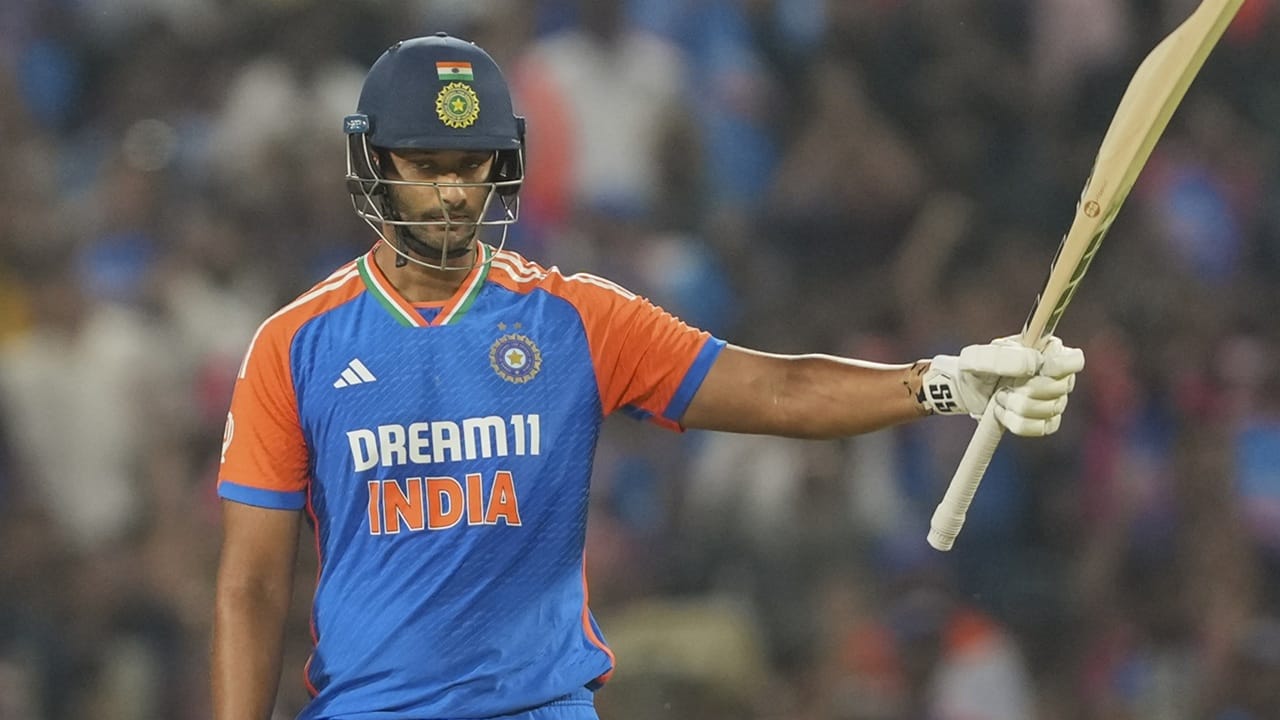 ശിവം ദുബെ, ഹാര്‍ദ്ദിക് പാണ്ഡ്യ, അക്‌സര്‍ പട്ടേല്‍ എന്നിവരാണ് യുഎഇയ്‌ക്കെതിരെ കളിച്ച ഓള്‍ റൗണ്ടര്‍മാര്‍. ഇവര്‍ പാകിസ്ഥാനെതിരെയും കളിക്കാനാണ് സാധ്യത  (Image Credits: PTI)