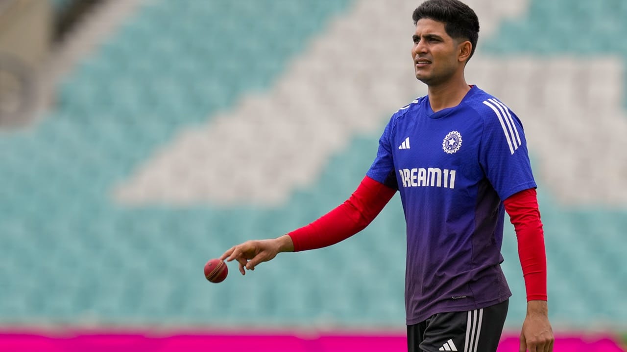 അടുത്ത ടി20 ലോകകപ്പോടെ സൂര്യകുമാര്‍ യാദവ് ക്യാപ്റ്റന്‍ സ്ഥാനം ഒഴിയും. ഇതോടെ ഗില്‍ ടി20 ടീമിന്റെ ക്യാപ്റ്റന്‍ കൂടിയാകും. അതോടെ ബിസിസിഐയുടെ മോഹം പൂവണിയും. ഇതിന് മുന്നോടിയായാണ് ഏഷ്യാ കപ്പില്‍ ഗില്ലിനെ വൈസ് ക്യാപ്റ്റനാക്കിയത്  (Image Credits: PTI)