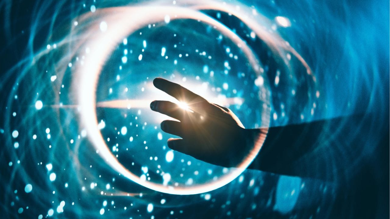 ഓരോ ജീവജാലത്തിനും ഒട്ടേറെ ജന്മങ്ങളുണ്ടെന്നാണ് വിശ്വാസം. കഴിഞ്ഞ ജന്മത്തില്‍ ചെയ്ത തെറ്റുകളുടെയെല്ലാം ശിക്ഷ ഈ ജന്മത്തില്‍ അനുഭവിക്കേണ്ടി വരുമെന്നും പറയപ്പെടുന്നു. നമ്മള്‍ കേട്ട് ശീലിച്ച കഥകളില്‍ എപ്പോഴും മുന്‍ജന്മ പാപങ്ങളും ശാപമോക്ഷങ്ങളുമെല്ലാം ഉള്‍പ്പെടുന്നു. (Photos Credit: Getty Images)
