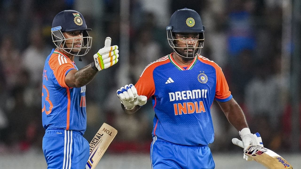 Sanju Samson: നൈസായിട്ട് ഒഴിവാക്കാനുള്ള പരിപാടി? സഞ്ജു കളിക്കുമോ എന്ന് ചോദിച്ചപ്പോള്‍ സൂര്യകുമാര്‍ പറഞ്ഞത്‌