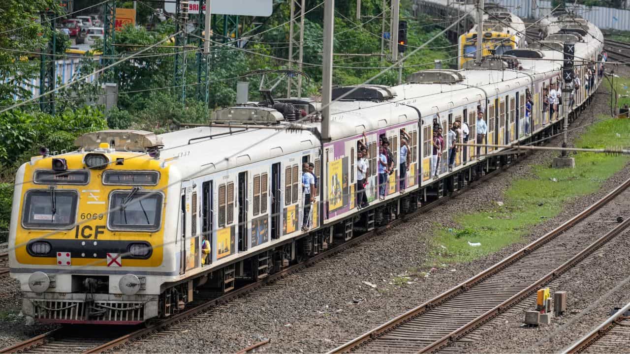 Train Timing Change: ചിങ്ങവനം-കോട്ടയം റെയിൽ പാലത്തിൽ അറ്റകുറ്റപ്പണി; ആറ് ട്രെയിനുകൾ വഴിതിരിച്ചുവിടും