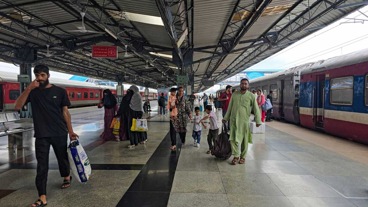 Train Travel Without Ticket: കള്ളവണ്ടി കയറുന്നവരുടെ ശ്രദ്ധയ്ക്ക്! ടിക്കറ്റില്ലാതെ യാത്രചെയ്താൽ പിടിവീഴും