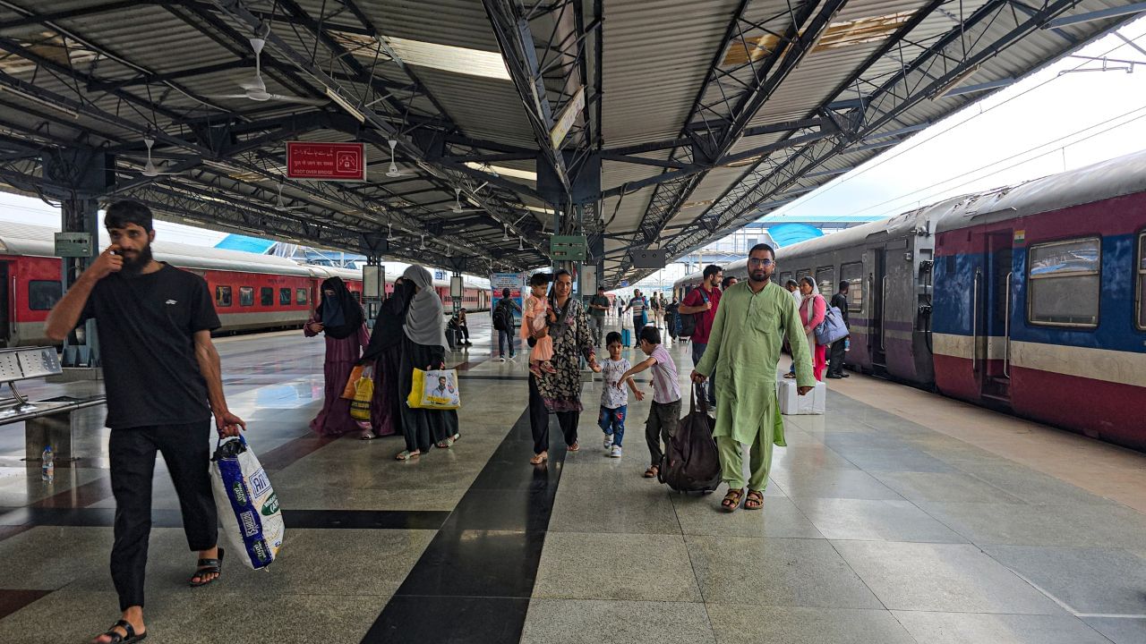 Train Travel Without Ticket: കള്ളവണ്ടി കയറുന്നവരുടെ ശ്രദ്ധയ്ക്ക്! ടിക്കറ്റില്ലാതെ യാത്രചെയ്താൽ പിടിവീഴും