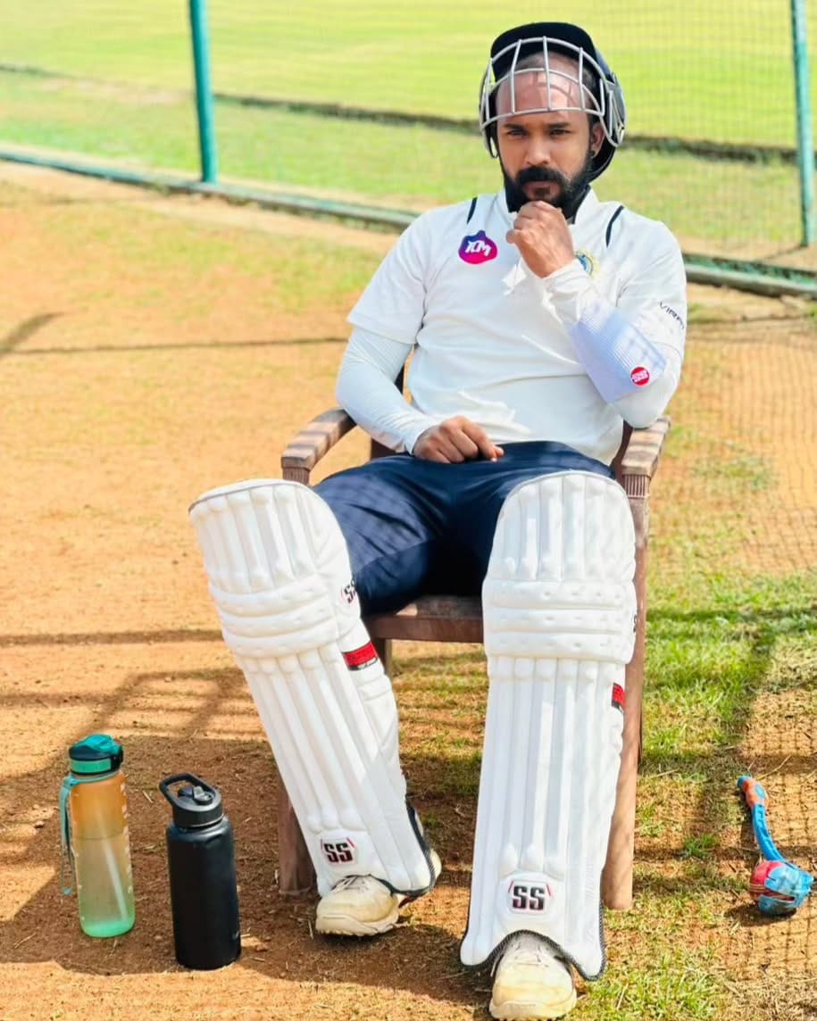 കേരള ക്രിക്കറ്റ് ലീഗിൽ കൊച്ചി ബ്ലൂ ടൈഗേഴ്സിൻ്റെ കിരീടധാരണത്തിൽ നിർണായക പങ്കുവഹിച്ച ഒരു താരമുണ്ട്, വിനൂപ് മനോഹരൻ. ഇന്നിംഗ്സ് ഓപ്പൺ ചെയ്ത് ഗംഭീര തുടക്കങ്ങൾ നൽകിയ വിനൂപാണ് ഫൈനലിൽ കൊച്ചിയെ താങ്ങിനിർത്തിയത്. വിനൂപ് കേരള ക്രിക്കറ്റിൽ പുതിയ ആളല്ല. (Vinoop Manoharan Instagram)
