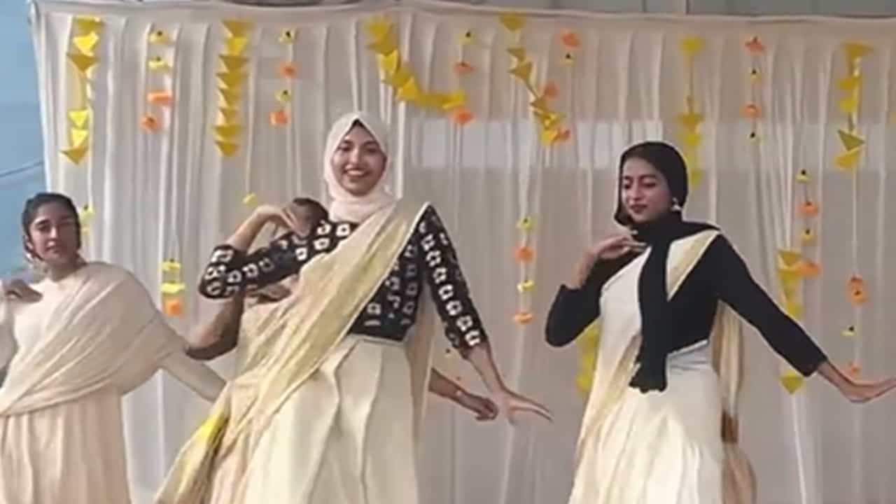 Viral Onam Celebration: തട്ടമിട്ട് അവര്‍ ആടിപ്പാടി, വൈറല്‍ ഓണാഘോഷം ഏറ്റെടുത്ത് സോഷ്യല്‍ മീഡിയ