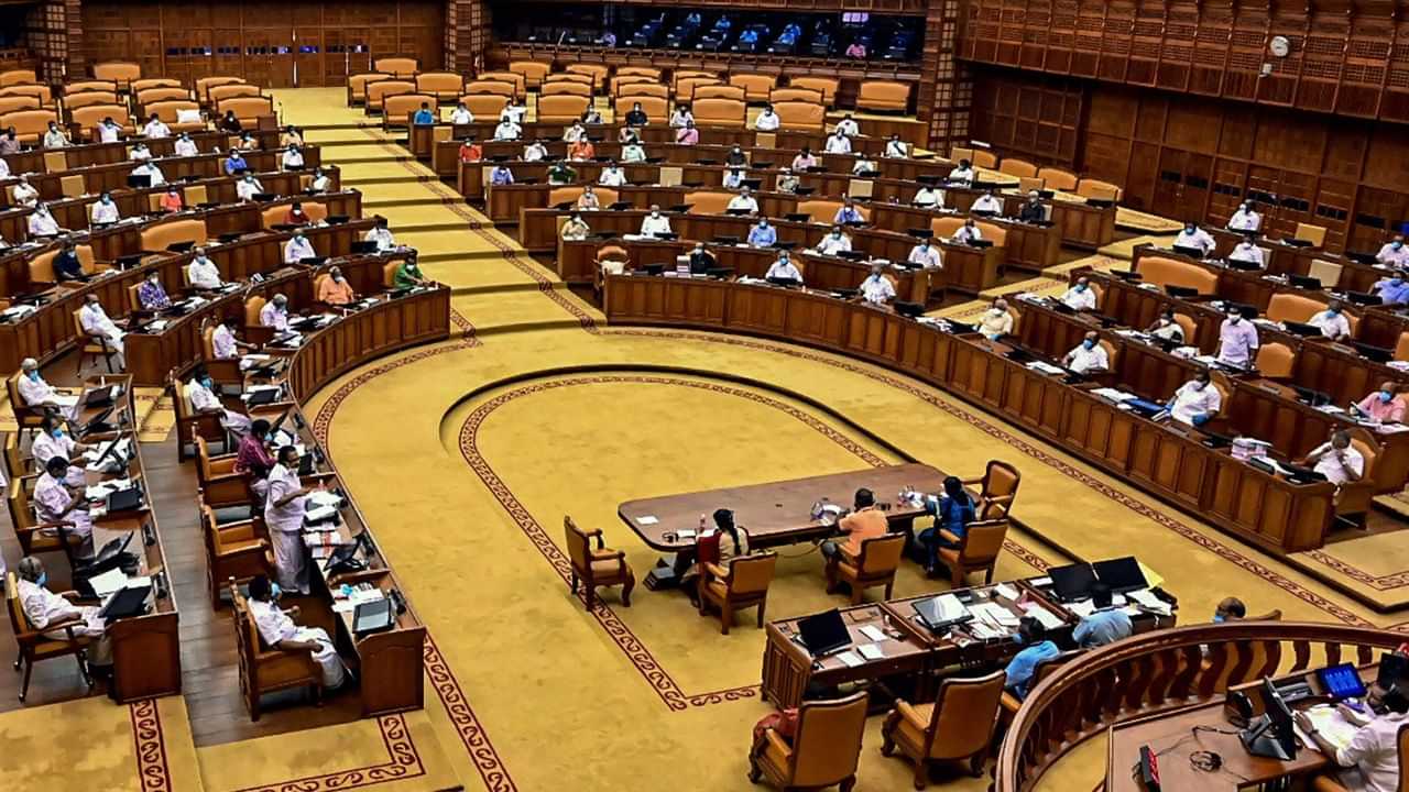 Voter List Revision: തീവ്ര വോട്ടർ പട്ടിക പരിഷ്കരണം; നിയമസഭ ഇന്ന് പ്രമേയം പാസാക്കും Voter List Revision: തീവ്ര വോട്ടർ പട്ടിക പരിഷ്കരണം; നിയമസഭ ഇന്ന് പ്രമേയം പാസാക്കും