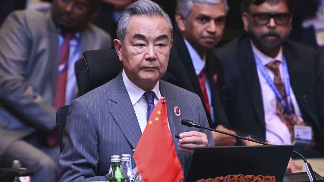 China: ട്രംപിന്റെ ഭീഷണിയില്‍ വിറയ്ക്കില്ല, ചുട്ട മറുപടിയുമായി വാങ് യി; യുഎസ്-ചൈന പോര് വീണ്ടും കടുക്കുന്നു?