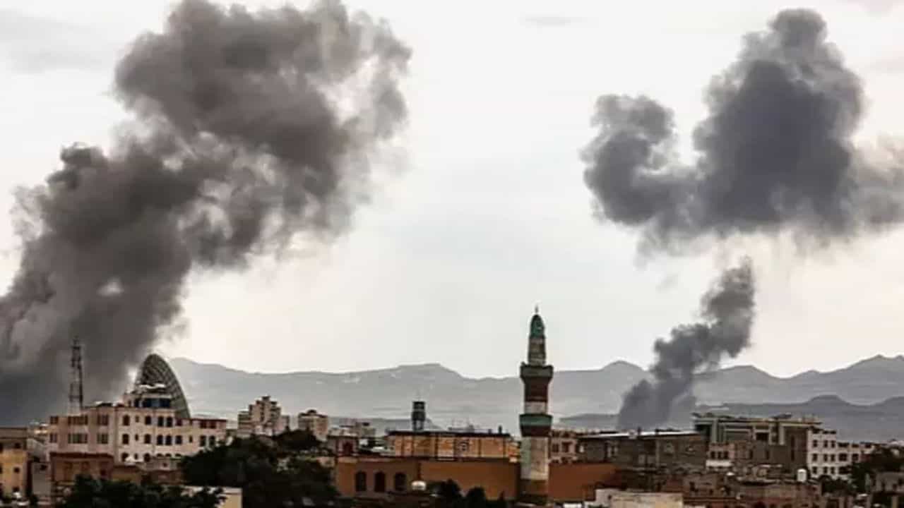 Israel Strikes on Yemen: ഖത്തറിന് പിന്നാലെ യെമനിലും ഇസ്രായേൽ ആക്രമണം; 35 പേർ മരിച്ചു, 131 പേർക്ക് പരിക്ക്