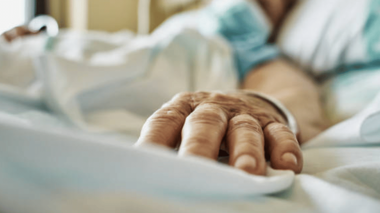 കേരളത്തിൽ അമീബിക്  മസ്തിഷ്ക ജ്വരം പെരുകുകയാണ്. രോ​ഗം ബാധിച്ച് രിച്ചവരുടെ എണ്ണം 19 ആയി ഉയർന്നു. രോ​ഗവ്യാപനം കണക്കിലെടുത്ത് ജാ​ഗ്രത നിർദേശങ്ങൾ ആരോ​ഗ്യവകുപ്പ് നൽകിയിട്ടുണ്ട്. ചില പ്രതിരോധ മാർഗങ്ങൾ അറിഞ്ഞാലോ... (Image Credit: Getty Images)