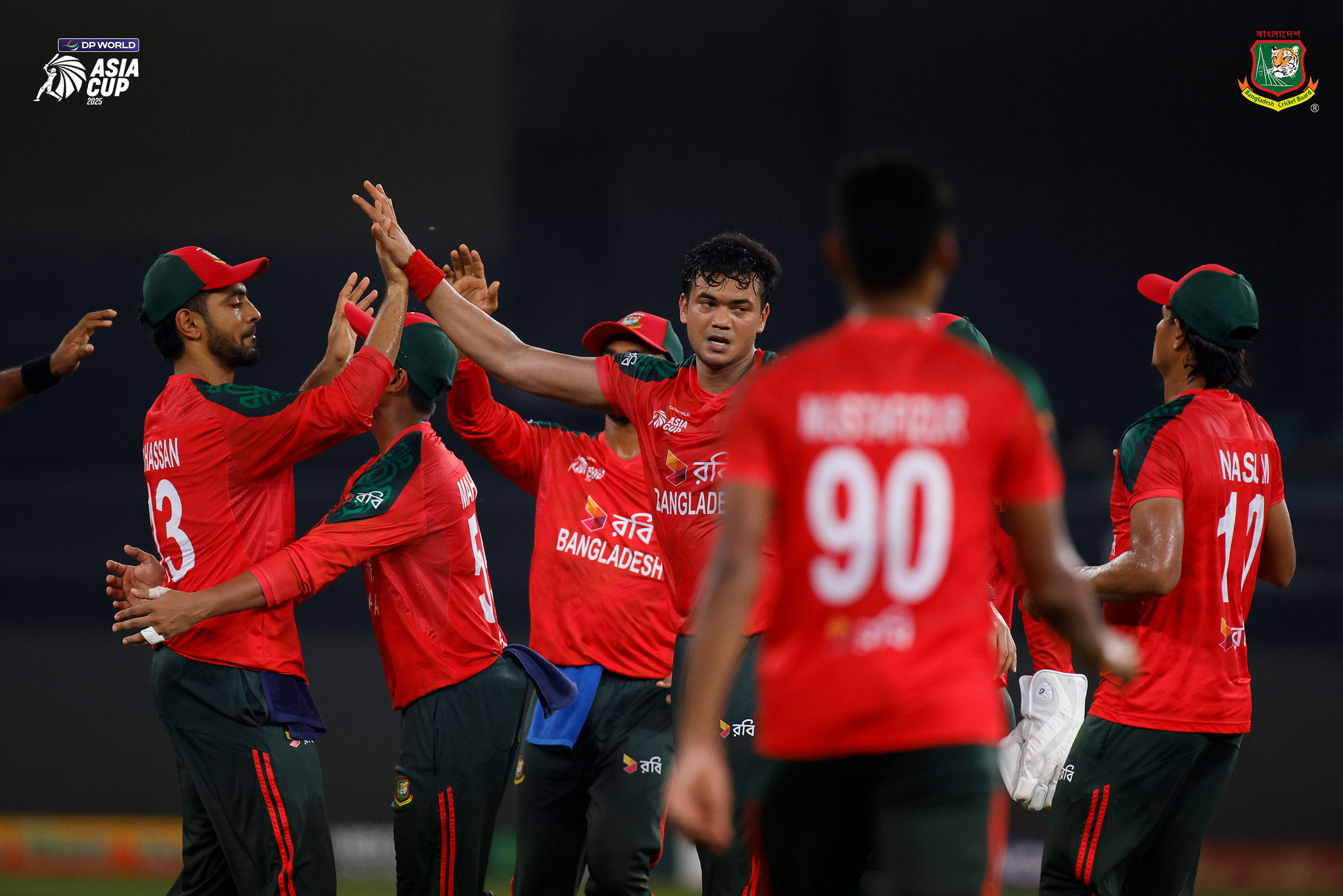 "എല്ലാ മത്സരവും, പ്രത്യേകിച്ച് ഇന്ത്യ ഉൾപ്പെടുന്ന മത്സരങ്ങൾക്ക് ആവേശമുണ്ട്. കാരണം, അവർ ലോകത്തിലെ ഒന്നാം നമ്പർ ടീമാണ്. തീർച്ചയായും ആവേശമുണ്ടാവണം. ഞങ്ങൾ അത് ആസ്വദിക്കാൻ പോവുകയാണ്. ഞങ്ങൾ ആ നിമിഷങ്ങളും മത്സരവും ആസ്വദിക്കും."- സിമ്മൺസ് തുടർന്നു. 
