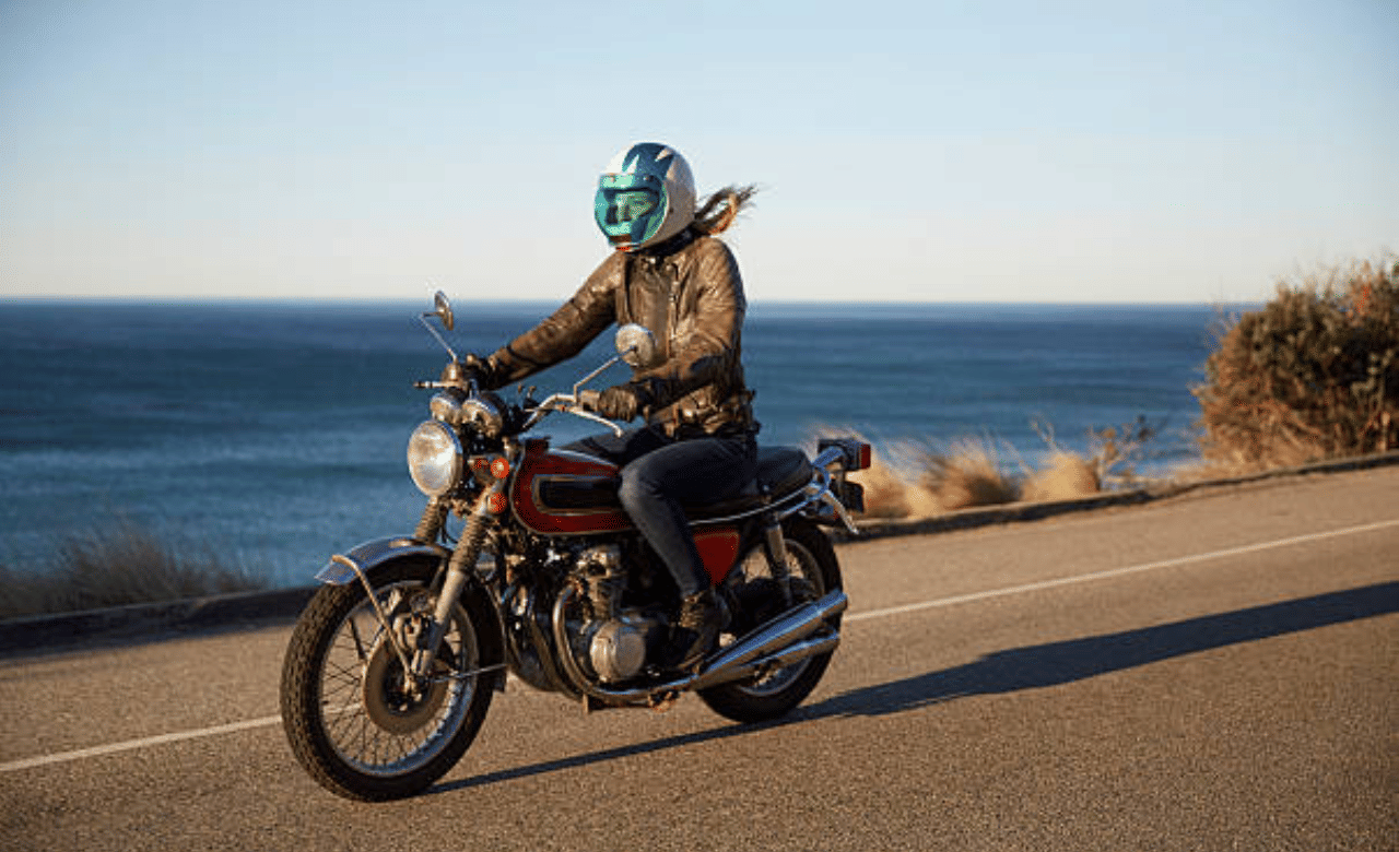 350cc Bike: 350 സിസി ബൈക്ക് വാങ്ങുന്നുണ്ടോ? വില കുറവിൽ സ്വന്തമാക്കാം, ജിഎസ്ടി പണിയാകില്ല