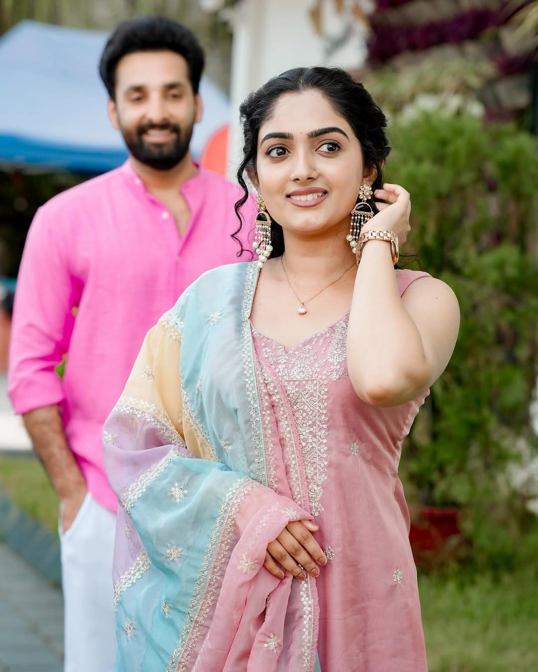 ബിന്നിക്ക് ബി​ഗ് ബോസിൽ കിട്ടിയെന്ന് താൻ തന്റെ സഹപ്രവർത്തകയോട് പറഞ്ഞപ്പോൾ നല്ല കുടുംബത്തിൽ പിറന്നവർ ആരും ആ ഷോയിൽ പങ്കെടുക്കാൻ പോവില്ലെന്നായിരുന്നു മറുപടി ലഭിച്ചത് എന്നാണ് നടൻ പറയുന്നത്. ഇത് കേട്ട് തനിക്ക് വിഷമം വന്നുവെന്നും വീണ്ടും പറഞ്ഞപ്പോൾ താൻ ചൂടായി എന്നും  നൂബിൻ വെളിപ്പെടുത്തി.