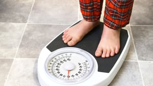 Healthy Lifestyle: ഫോണുകളുടെ ഉപയോ​​ഗം, ജങ്ക് ഫുഡ്: ഇവയെല്ലാം കുട്ടികളെ ബാധിക്കുന്നത് എങ്ങനെ?